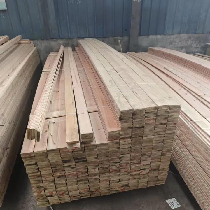 Factory Wholesale Pine Wood Beams Timber with Wholesale Prices for Building High Quality Wood Laminated Timber